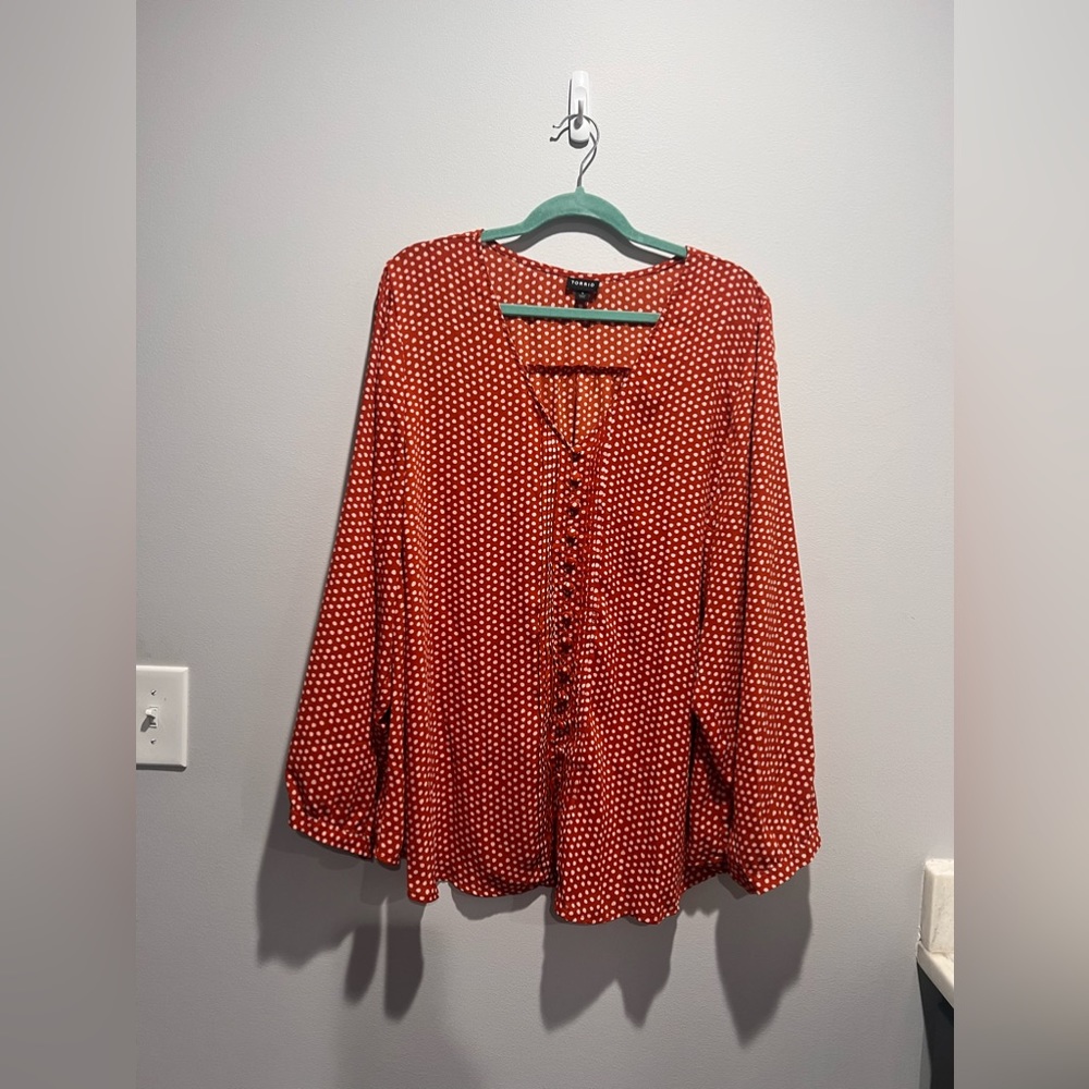 Torrid Blouse Shirt Size 4 Rust Orange Georgette Pintuck Button Front Polka Dot